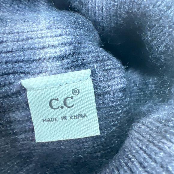 New! CC Kids Beanie Brand Gray Soft Stretch Cable Knit Pom Pom CC Hat - Picture 7 of 8